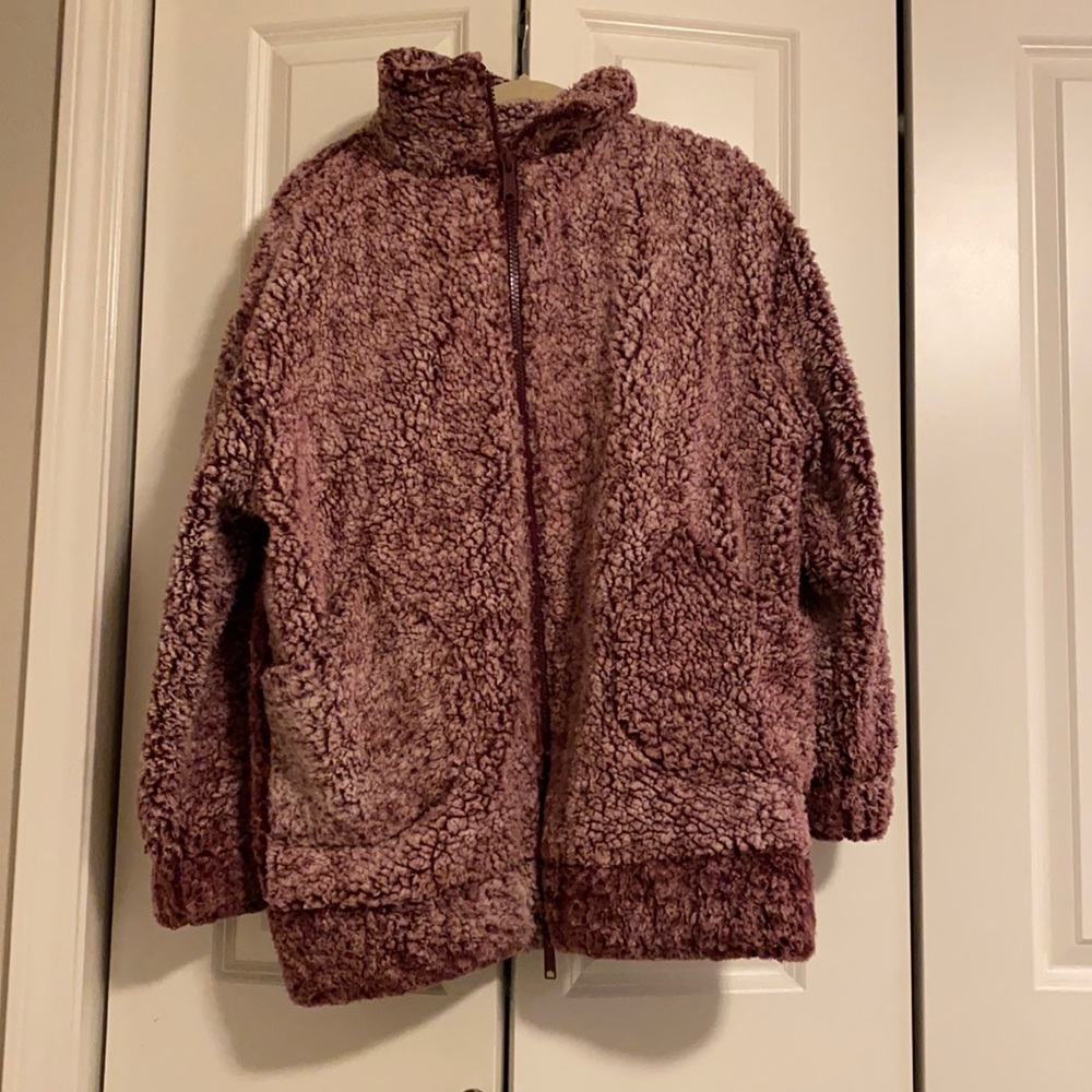 Adorable zip up Sherpa sweater